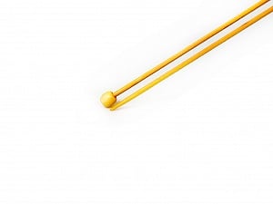 2 mm (US 0) A set of 2 bamboo knitting needles. Length: 35 cm (14&). Size: 2 mm (US 0) Brand SKC, acs-164
