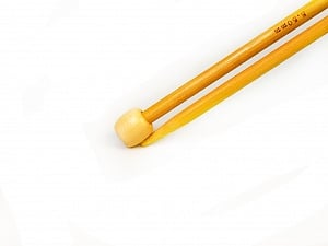 5.5 mm (US9) A set of 2 bamboo knitting needles. Length: 35 cm (14&amp). Size: 5.5 mm (US9) Brand SKC, Yarn Thickness Other, acs-171 